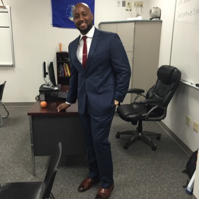 SRazzaaq's profile picture. Husband to the best wife in the world, Father to four awesome kids, ΑΦΑ, Professional Educator, krē'ātiv, culinary artist, and thrifter.