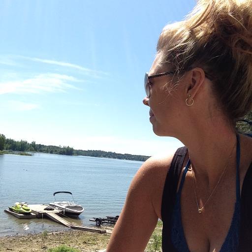 Mom, Step Mom , Wife, Business owner in Guelph, Volunteer, Daughter, Sister and Friend. Lover of wine, shopping and travel.
