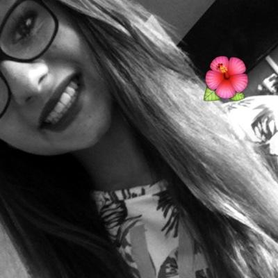 Enfaite on as deux vie ,la 2eme commence quand on s'appercoit que on as a qu'une !! elsa bff❤️ I-J-M-T ✨