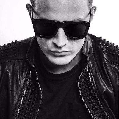 DJ Snake Fan Page |
31.08.2015 | @djsnakefan_ |