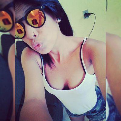 Farra,noitada,é tudo pra essa menina♪♡✌