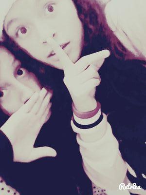 Soy una chica de Perù . que tiene 12 años es Directioner, Mixer Sherio, 5sosFamili , swiftie , etc Que le gustaria conocer a sus idolos .....