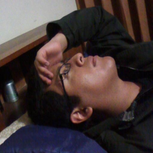 emildamianv's profile picture. Como uno, no tuvo lo que el otro tiene, es por eso que nunca lo dejara ir cuando lo obtiene.