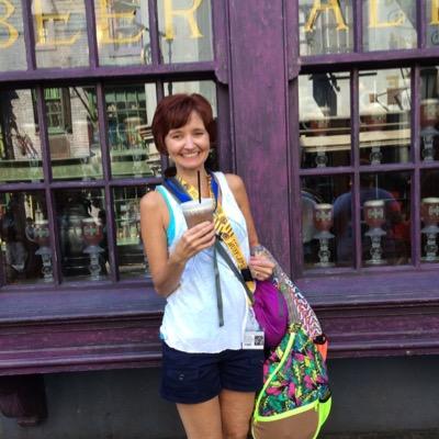 lesley_mci's profile picture. 