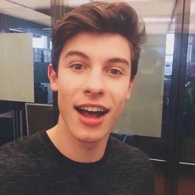 Teu ídolo ta em votaçao dnv. Entao da rt nos tweets pq fã serve p isso, n p pedir follow o dia todo bjs lindona. AH E ME SEGUE NO FC ENOIS @supportsjacks