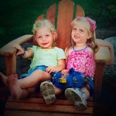 ashleytwin23's profile picture. 