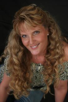 I am a voice over artist who has voiced for Lifetime TV, Vonagen, Coke and Disney to name a few.Loking to expand my resume. :)