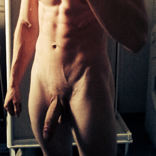 Hi, I'm Hans and I do Video Chat for free. Register-confirm mail http://t.co/1nGQ9QnizQ and watch my hard dick live. I do anything, just ask me. ONLY GUYS!