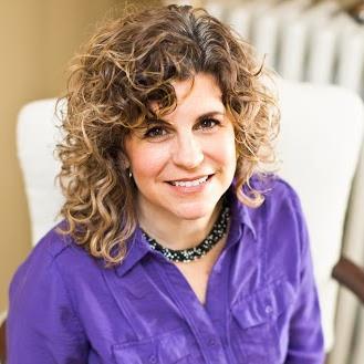Mommy of 4, Graduate Midwifery Student, DONA Certified Birth Doula, Lamaze Certified Childbirth Educator, and Overall Baby Expert Extraordinaire :)