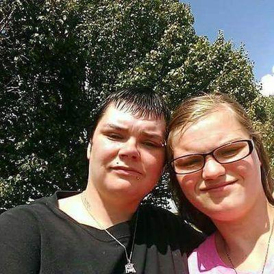 my husband and my daughters are everything to me they are my life we are a happy familys I love my family's and kids