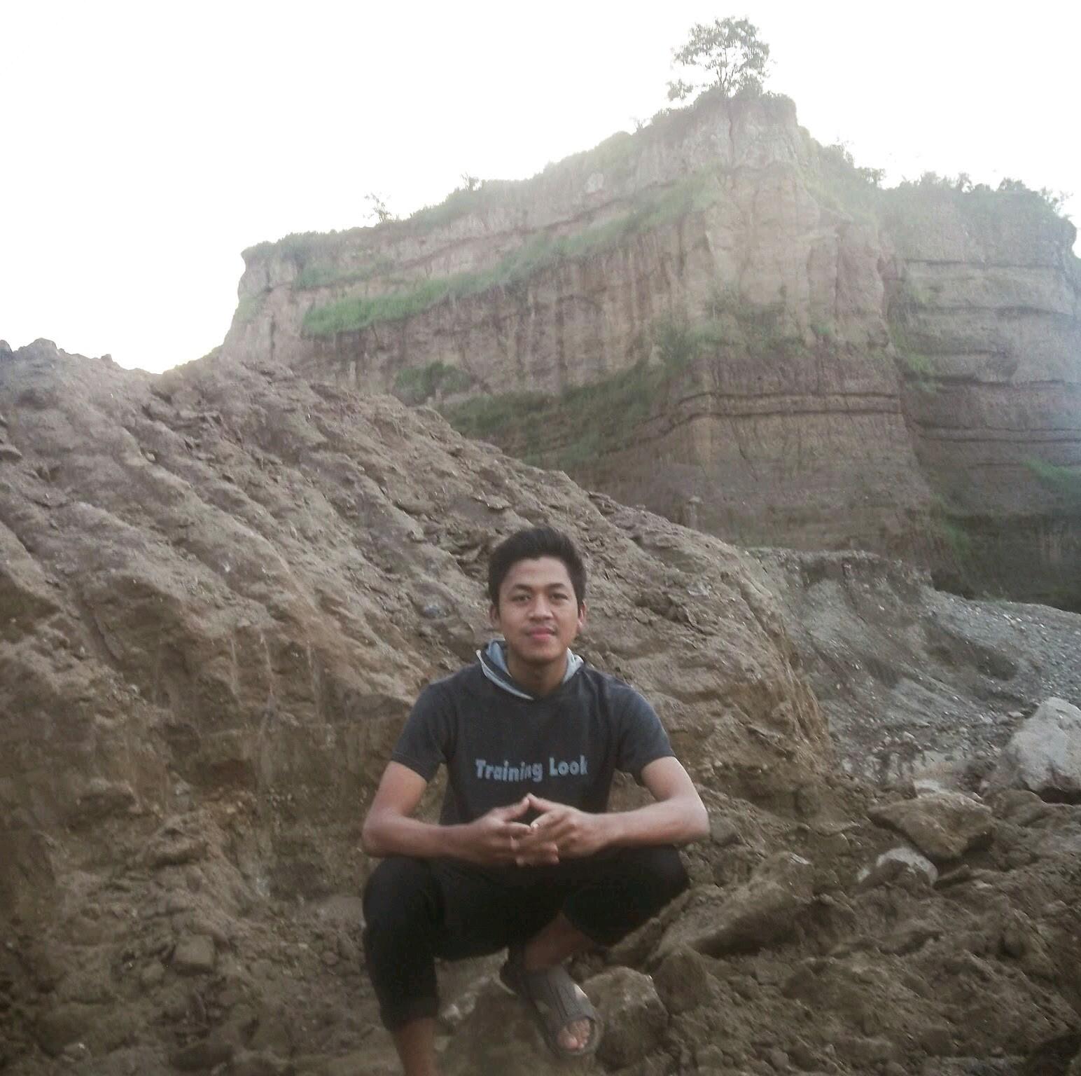 DiMagenta's profile picture. born in kendal kendal city, 23 july 1994 |  succes is my right{dunia lan akhirat} | study at UGM university | I'AM JUVENTINI