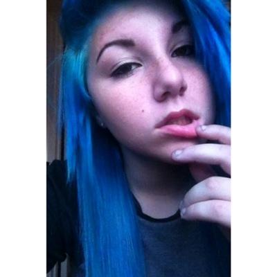 yvonne_lefebvre's profile picture. hey, im yvonne and im in love w cody herbinko.