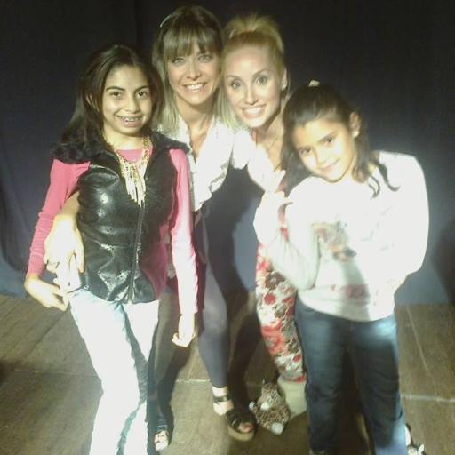 Teatro... En brevee vamoss por más , si dios quieree voy a cumplir mi sueño y sé que me va ir genial en la parte teactral . .. oye tu corazon..