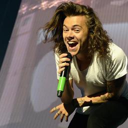 Hey, this is a free follow, please go follow @ot4xnourriam Thanks love!