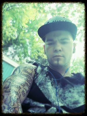 I'm 23, I have 2 kids an one on tha way! Hustle is my game!! $$