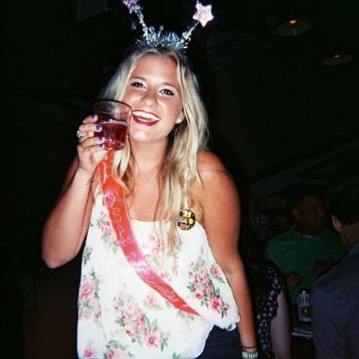 alyssawhitlock's profile picture. may the bridges I burn, light the way 🔥