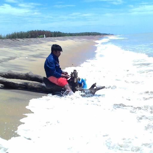 jegandinamalar's profile picture. சுகவாசி. உலகின் அனைத்தையும் ரசித்துவிட வேண்டும் என்ற பேராசைக்காரன். ரசிக்கத் தானே சார், உலகம்.