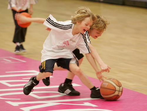 Offizielle Twitterseite der Telekom Baskets Jugend. Ergebnisse der Zweitvertretung, NBBL, JBBL und weiterer Baskets Jugendteams hier!