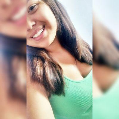 Eu me afastei. Porque percebi que tanto faz eu estar por perto ou não. ✌