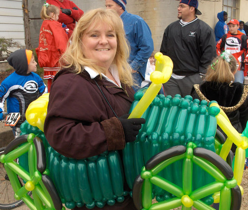 balloonladydena's profile picture. Southwest Missouri's premier balloon artist.  Anything you want out of balloons, I can do!