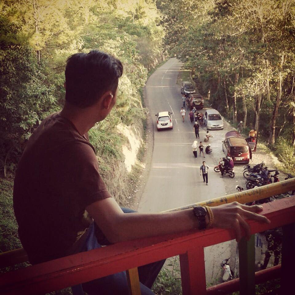 Manusia setengah bola & setengahnya lagi ransel

      Traveler and adventurer #BACKPACKER