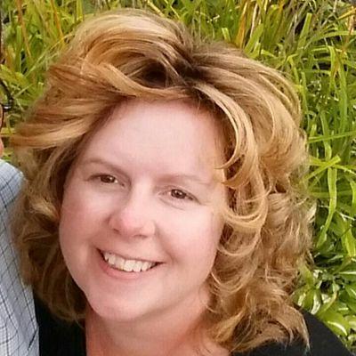 stephanie112369's profile picture. mother and salon owner