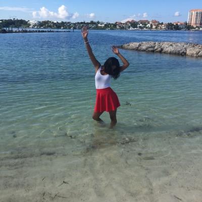 _MakeItRAYne's profile picture. ☺️ just live