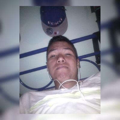 FloresIsvi98's profile picture. 