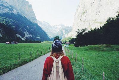 grandillusion_'s profile picture. 🌚