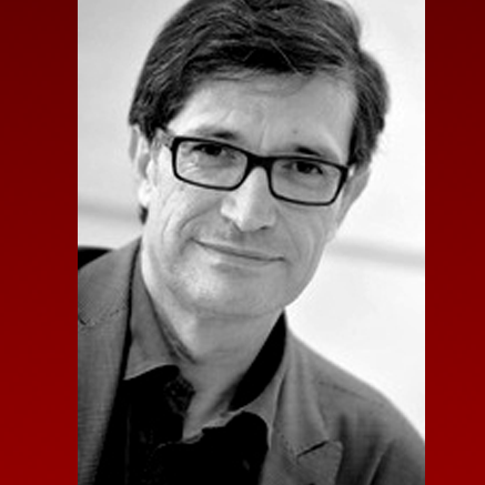 Periodista, publicitario y escritor. Hasta ahora he querido más a la literatura de lo que la literatura me ha querido a mí, pero los amores verdaderos son así.