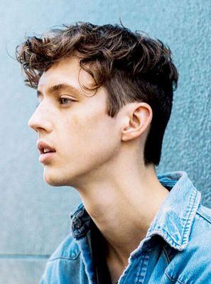 altclone's profile picture. professional eye roller, full time mother to my plants, lover of literature & a tv show junkie.
im in love w troye sivan