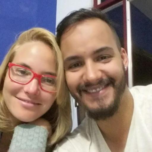Oyaji tem dupla personalidade(Will), ama D+sua esposa c/ seu devil dog,adora pizza, lugares exóticos, amigos egocêntricos e pde passar Hrs/dia em outro mundo!