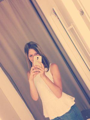 smilyshelly09's profile picture. 