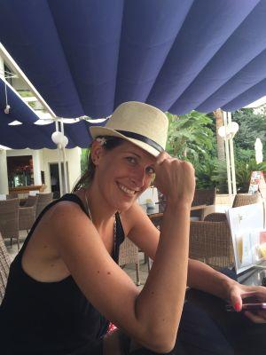 Aurear80's profile picture. Madrileña, residente en Cáceres y con medio corazón en algún rincón de Italia....