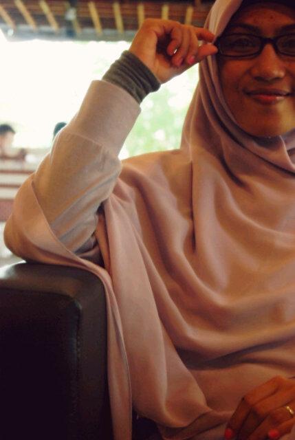 lisaulandari's profile picture. Jadilah pribadi baik sebaik-baiknya diri sendiri :) #QSA pin:28C3B626