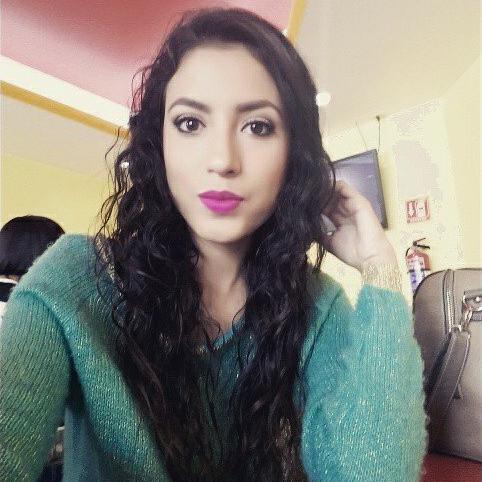Mexican. Engineering student. Instagram maariaboonita