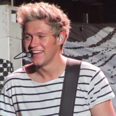 hiii please follow @njhzquad because she gave you this free follow :)