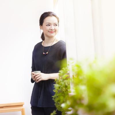 Women's World Chess Champion; FIDE Treasurer; 為爾不恃