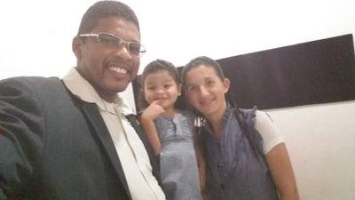 Adventista, esposa de Everton, e filha do Pai Celeste.