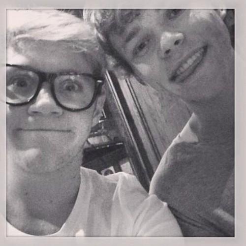 dirty_danncing's profile picture. Directioner/ KatyCats/ Jereminators/ Abrahamers/ ReZi/ Lm96/ Stuu