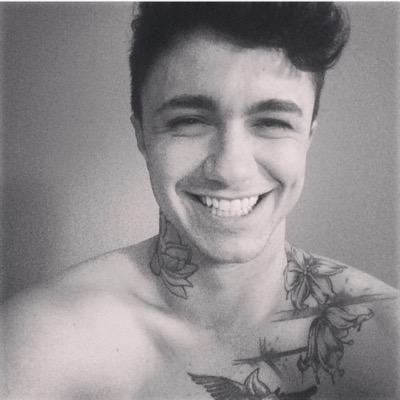 kilianrpgmdw's profile picture. rodéo sur ta peau - baisers sur ton nez et pleins de fleurs dans ton coeur. R.