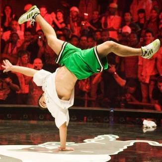 BBOY、BGIRLのためのブレイクダンス情報サイト。BREAK DANCEの動画を毎日更新!