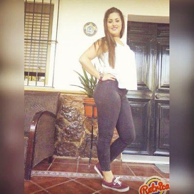 no hay amores imposibles, solo hay personas que no se atreven a intentarlo  Instagram: isabelmari95