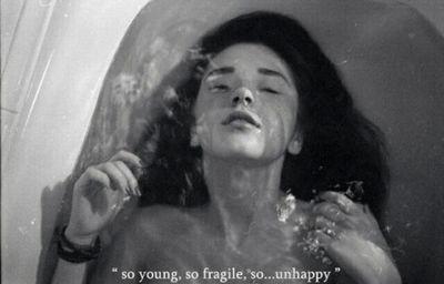 psycho_bitch_xx's profile picture. I'm a fucked up mess...