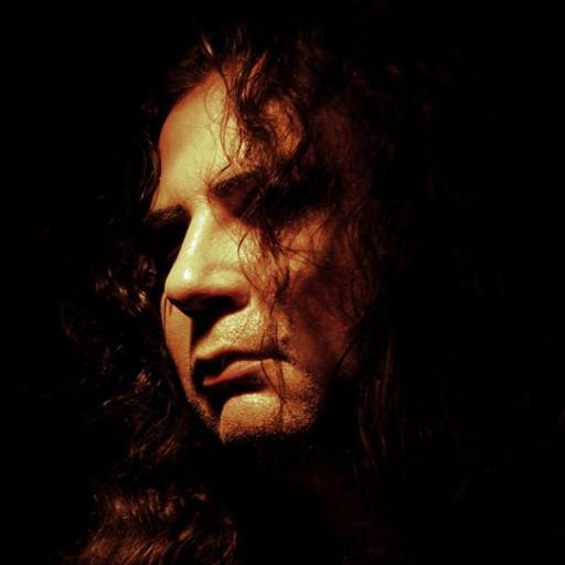 Maestro de Canto. Compositor. Alguna vez cante rock en mi banda SEFIROTH. Cantante lírico y popular.
