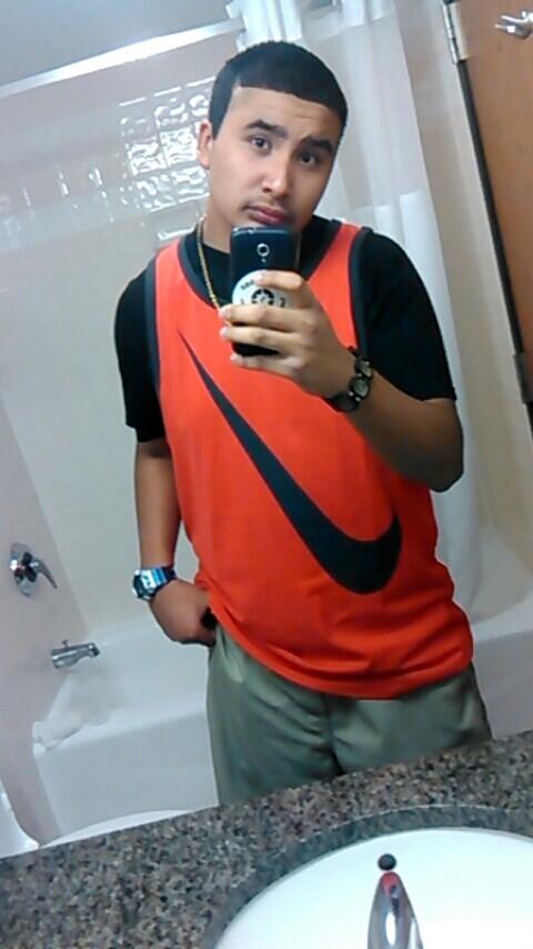 b1508e4317a941f's profile picture. 