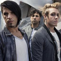 TeamPapaRoach - in support of one of the greatest band of all time HANDS DOWN