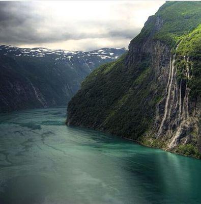 hassanalrebbiy's profile picture. 