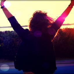 Florie_O_Hara's profile picture. En pleine veille, je m'éveille ! Grande poète à mes heures perdues & accessoirement férue de musique, de danse, de numérique, de tourisme & d'un tas de choses !