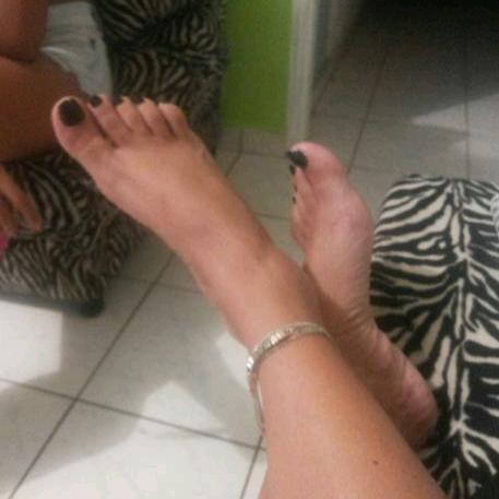 I am mam I love feets toes soles and the best pretty photos